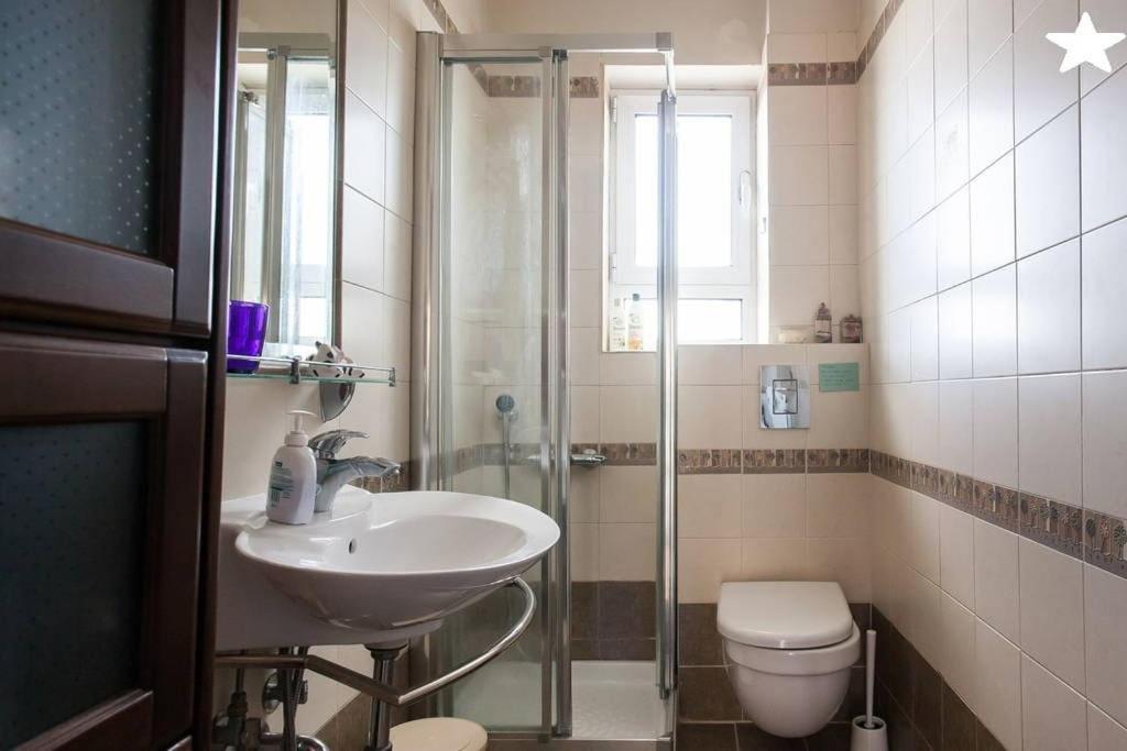 Apartment Three Bedroom Spacious Near Acropolis *