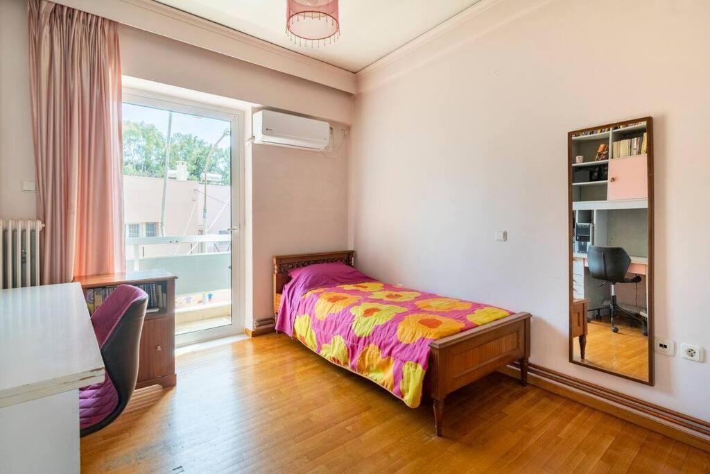 Three Bedroom Spacious Near Acropolis Apartment *