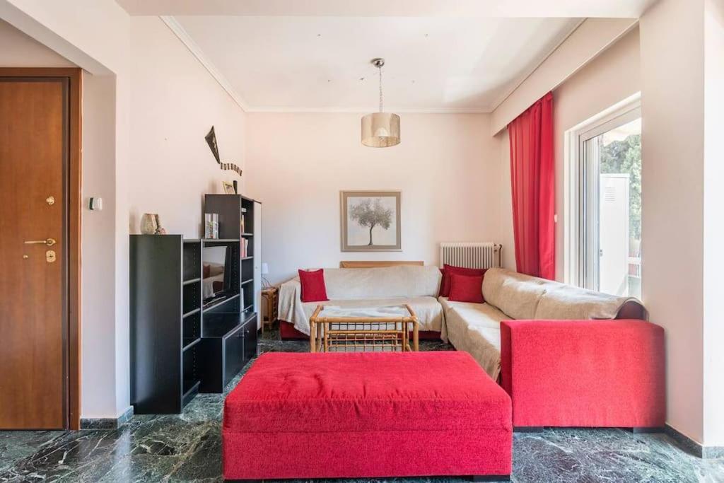 Three Bedroom Spacious Near Acropolis *