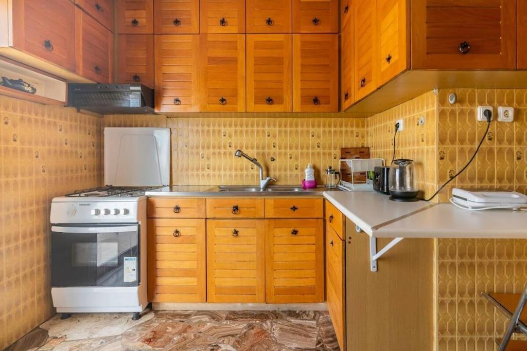 Appartamento Three Bedroom Spacious Near Acropolis Atene